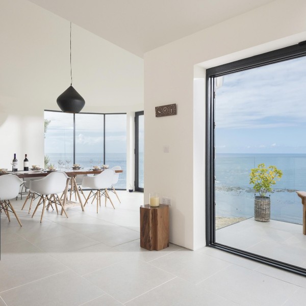 伊盾高效隔音門窗新騎士兩軌四扇推拉門有什么優勢？