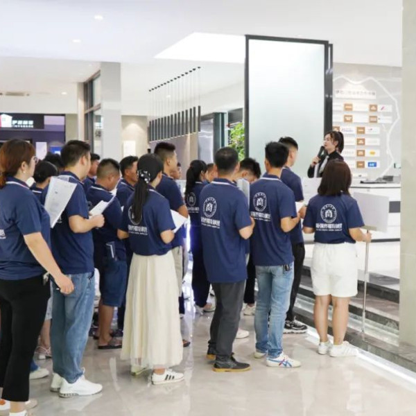 伊盾門窗精準賦能，成就大商丨伊盾商學院四大體系化培訓強勢賦能終端！